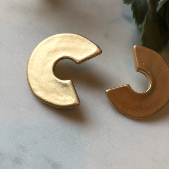 The Asher - Semi Circle Studs - Picture 2 of 4